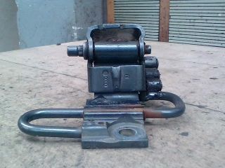 bontott AUDI A8 Bal első Alsó Zsanér