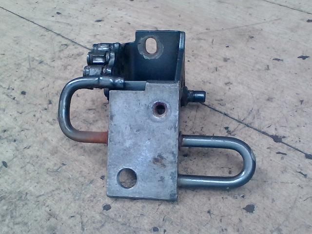 bontott AUDI A8 Bal első Alsó Zsanér