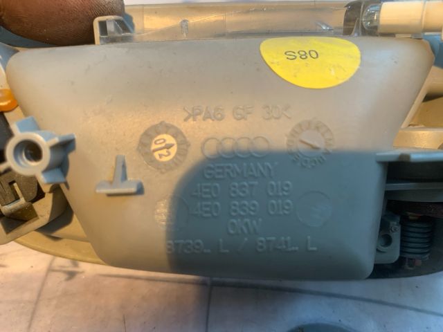 bontott AUDI A8 Bal első Belső Kilincs