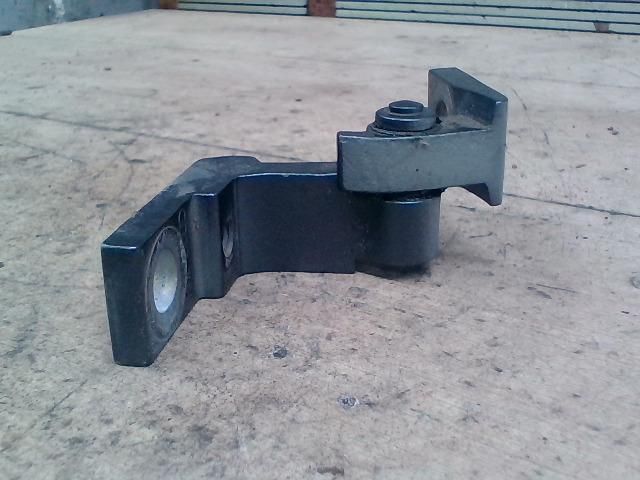 bontott AUDI A8 Bal első Felső Zsanér