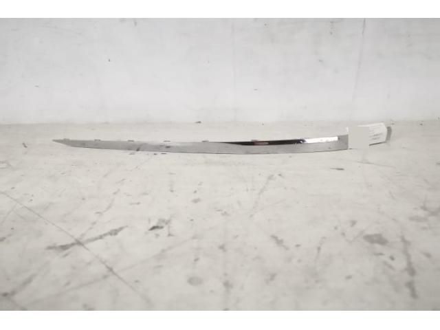 bontott AUDI A8 Bal első Lökhárító Díszléc