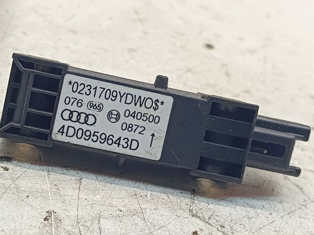 bontott AUDI A8 Bal első Oldal Ütközés Érzékelő