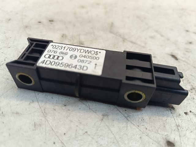 bontott AUDI A8 Bal első Oldal Ütközés Érzékelő