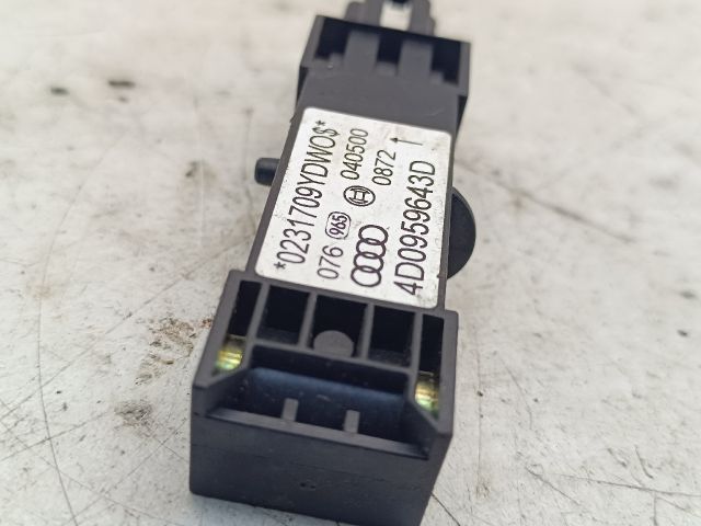 bontott AUDI A8 Bal első Oldal Ütközés Érzékelő