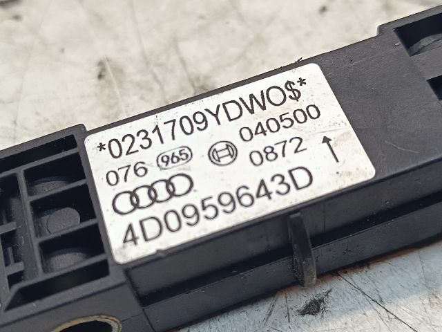 bontott AUDI A8 Bal első Oldal Ütközés Érzékelő