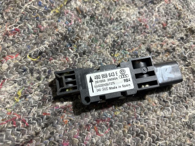 bontott AUDI A8 Bal első Oldal Ütközés Érzékelő