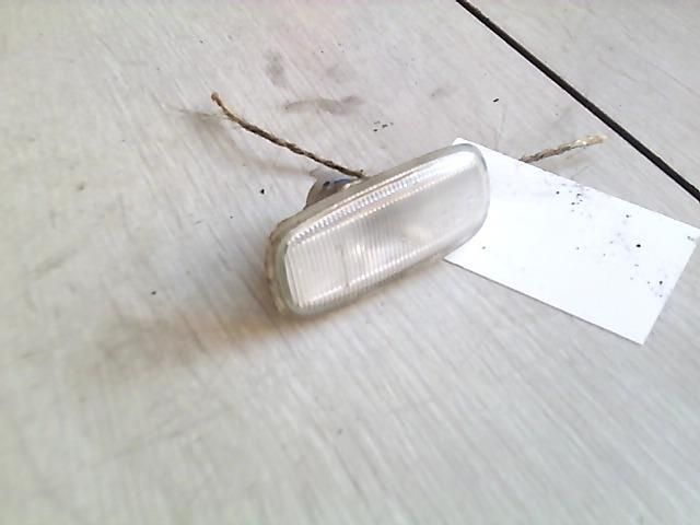 bontott AUDI A8 Bal első Sárvédő Irányjelző