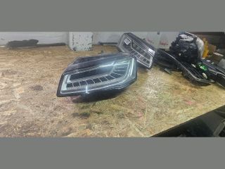 bontott AUDI A8 Bal Fényszóró