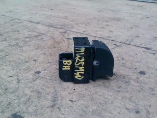 bontott AUDI A8 Bal hátsó Ablakemelő Kapcsoló