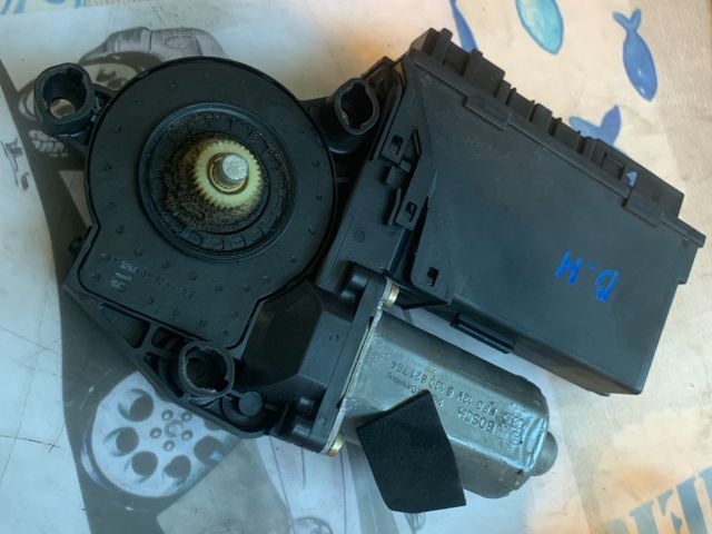 bontott AUDI A8 Bal hátsó Ablakemelő Motor