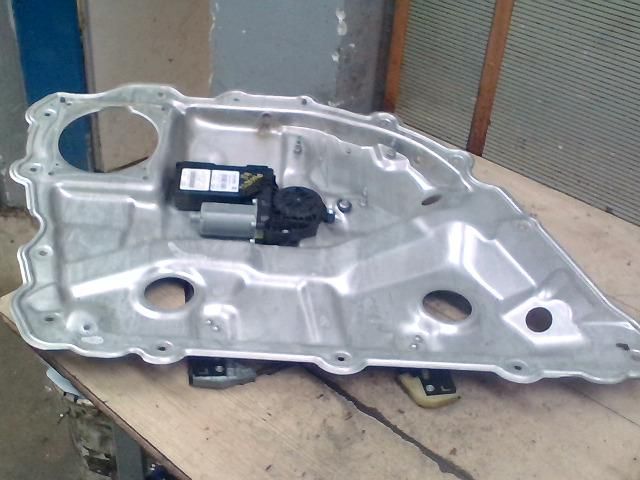 bontott AUDI A8 Bal hátsó Ablakemelő Szerkezet (Elektromos)