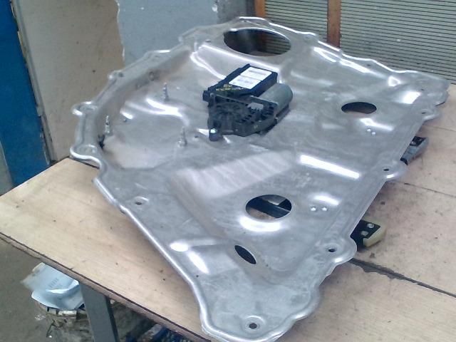 bontott AUDI A8 Bal hátsó Ablakemelő Szerkezet (Elektromos)