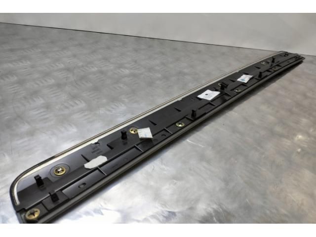 bontott AUDI A8 Bal hátsó Ajtó Díszléc