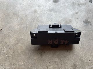 bontott AUDI A8 Bal hátsó Ajtó Vezérlőegység