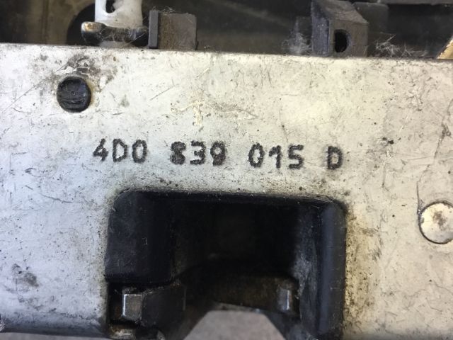 bontott AUDI A8 Bal hátsó Ajtózár