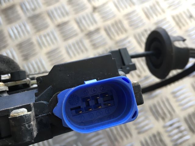 bontott AUDI A8 Bal hátsó Ajtózár