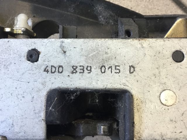 bontott AUDI A8 Bal hátsó Ajtózár