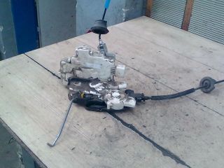 bontott AUDI A8 Bal hátsó Ajtózár