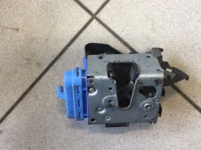 bontott AUDI A8 Bal hátsó Ajtózár