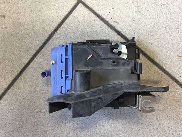 bontott AUDI A8 Bal hátsó Ajtózár