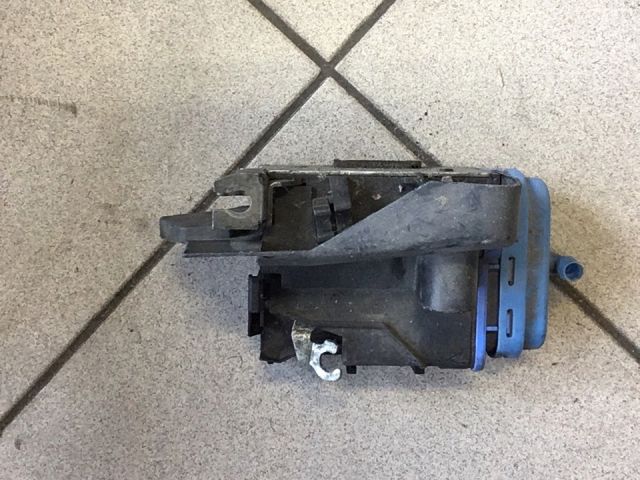 bontott AUDI A8 Bal hátsó Ajtózár