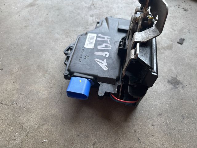 bontott AUDI A8 Bal hátsó Ajtózár