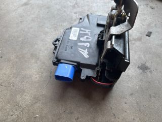 bontott AUDI A8 Bal hátsó Ajtózár