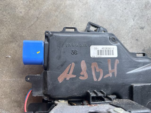 bontott AUDI A8 Bal hátsó Ajtózár