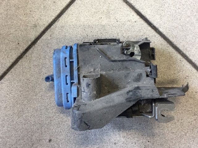 bontott AUDI A8 Bal hátsó Ajtózár