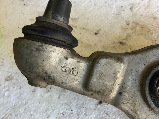 bontott AUDI A8 Bal hátsó Alsó Első Lengőkar