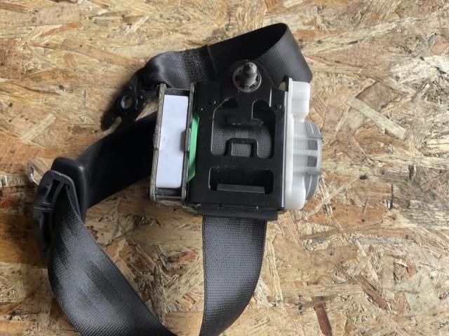 bontott AUDI A8 Bal hátsó Biztonsági Öv