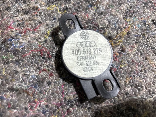 bontott AUDI A8 Bal hátsó Hangszóró