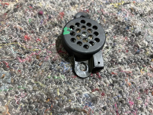 bontott AUDI A8 Bal hátsó Hangszóró