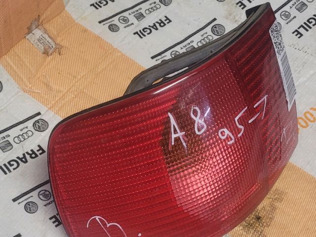 bontott AUDI A8 Bal Hátsó Lámpa