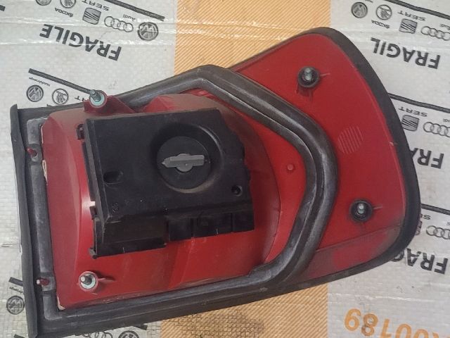 bontott AUDI A8 Bal Hátsó Lámpa