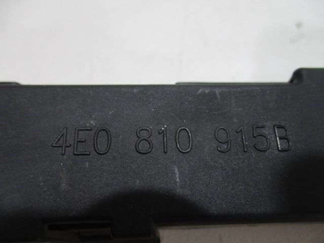 bontott AUDI A8 Bal hátsó Lökhárító Tartó (Műanyag)