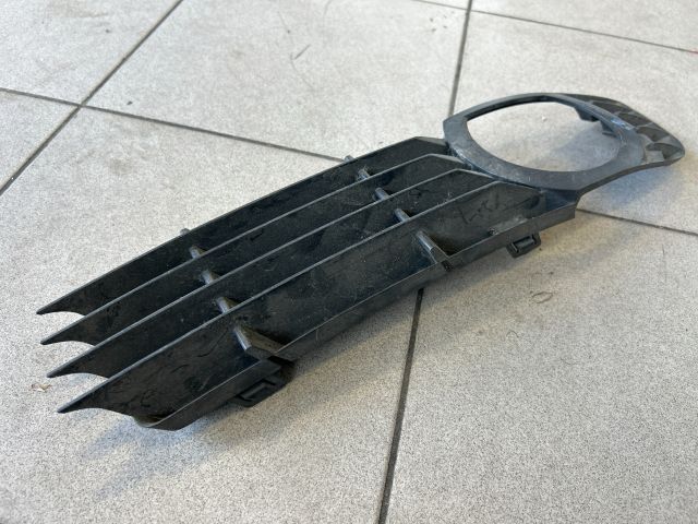 bontott AUDI A8 Bal Ködlámpa Rács