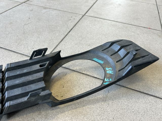 bontott AUDI A8 Bal Ködlámpa Rács