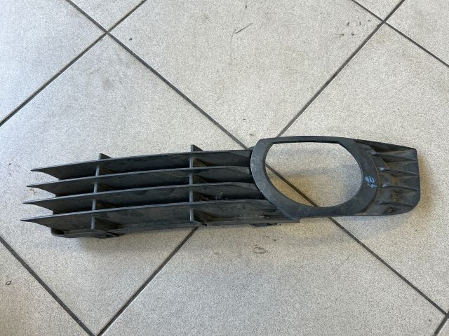 bontott AUDI A8 Bal Ködlámpa Rács