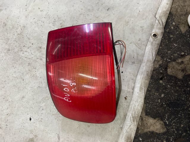 bontott AUDI A8 Bal Külső Hátsó Lámpa