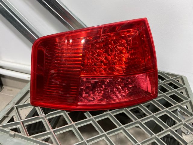 bontott AUDI A8 Bal Külső Hátsó Lámpa