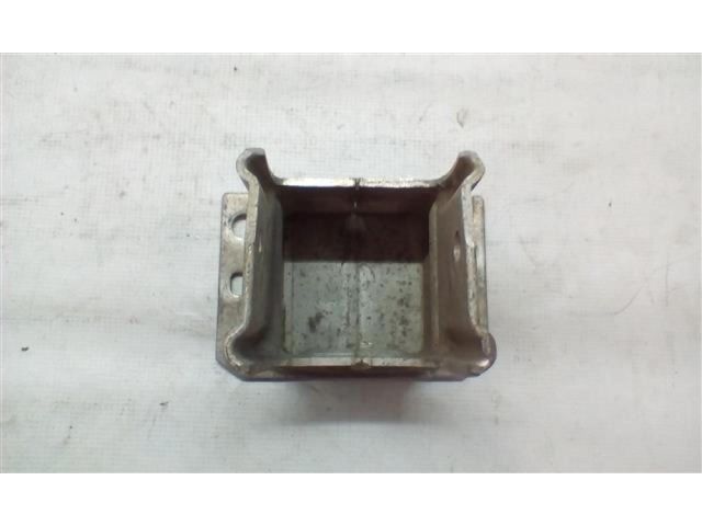 bontott AUDI A8 Bal Lökhárító Tartó Nyúlványvég