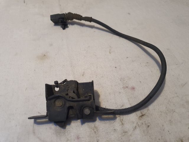 bontott AUDI A8 Bal Motorháztető Zárszerkezet