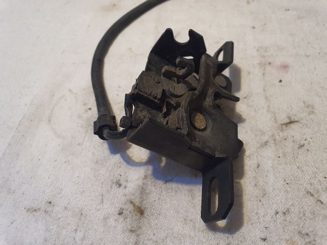 bontott AUDI A8 Bal Motorháztető Zárszerkezet