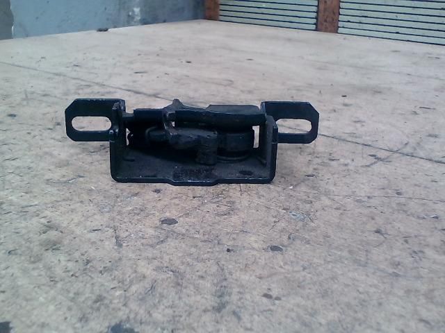 bontott AUDI A8 Bal Motorháztető Zárszerkezet