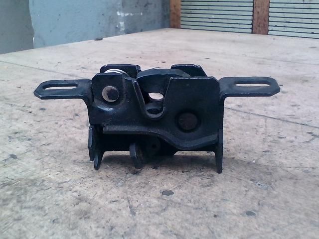 bontott AUDI A8 Bal Motorháztető Zárszerkezet