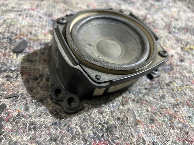 bontott AUDI A8 Bal Műszerfal Hangszóró