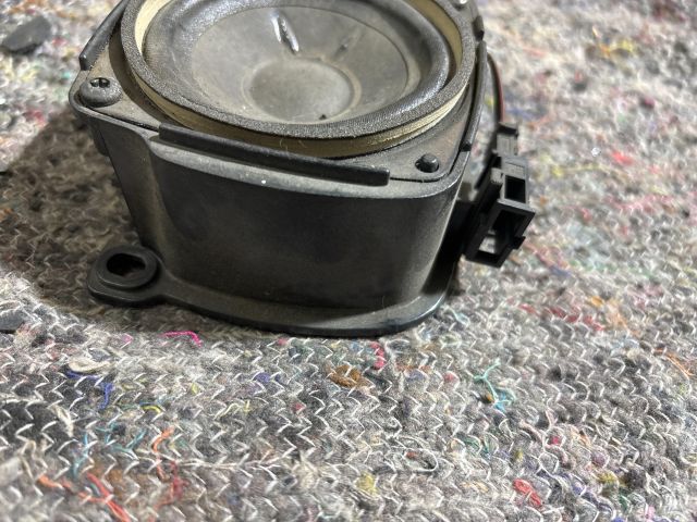 bontott AUDI A8 Bal Műszerfal Hangszóró