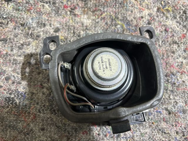 bontott AUDI A8 Bal Műszerfal Hangszóró