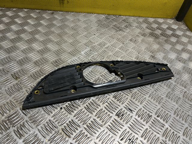 bontott AUDI A8 Bal Szellőző Keret